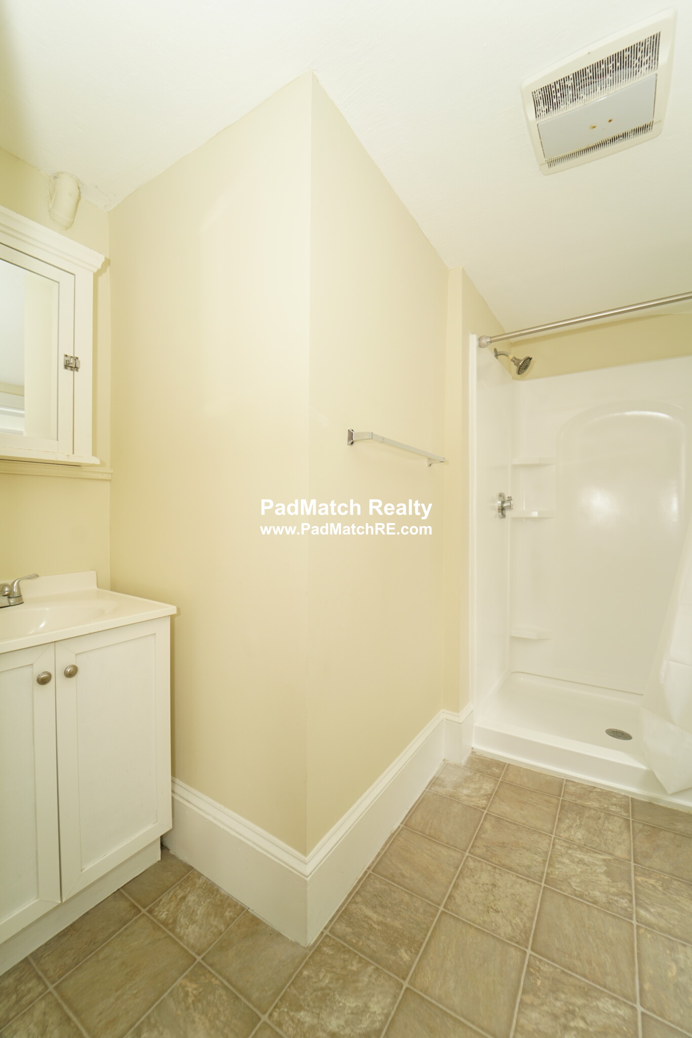 1 bed, 1 bath apartment for rent at 196 Fairmount Ave Unit 7, Hyde Park — photo 9 of 9