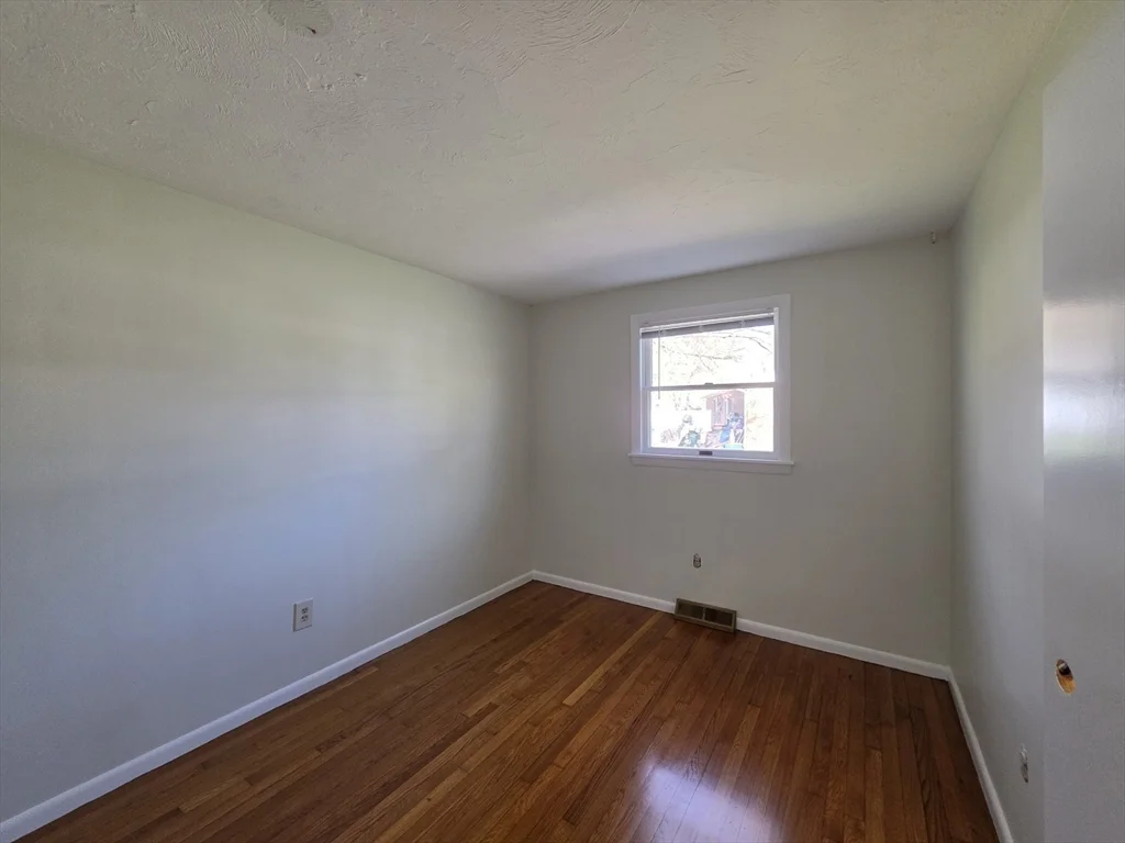 2 bed, 1 bath apartment for rent at 196 Manzella Ct Unit 0, Rockland — photo 7 of 14