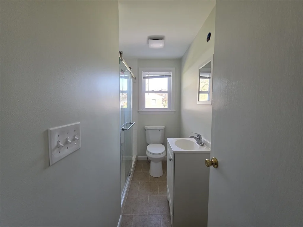 2 bed, 1 bath apartment for rent at 196 Manzella Ct Unit 0, Rockland — photo 9 of 14