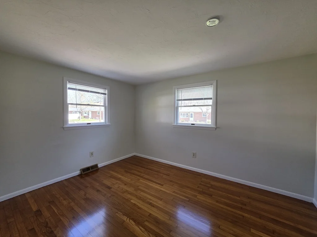 2 bed, 1 bath apartment for rent at 196 Manzella Ct Unit 0, Rockland — photo 11 of 14