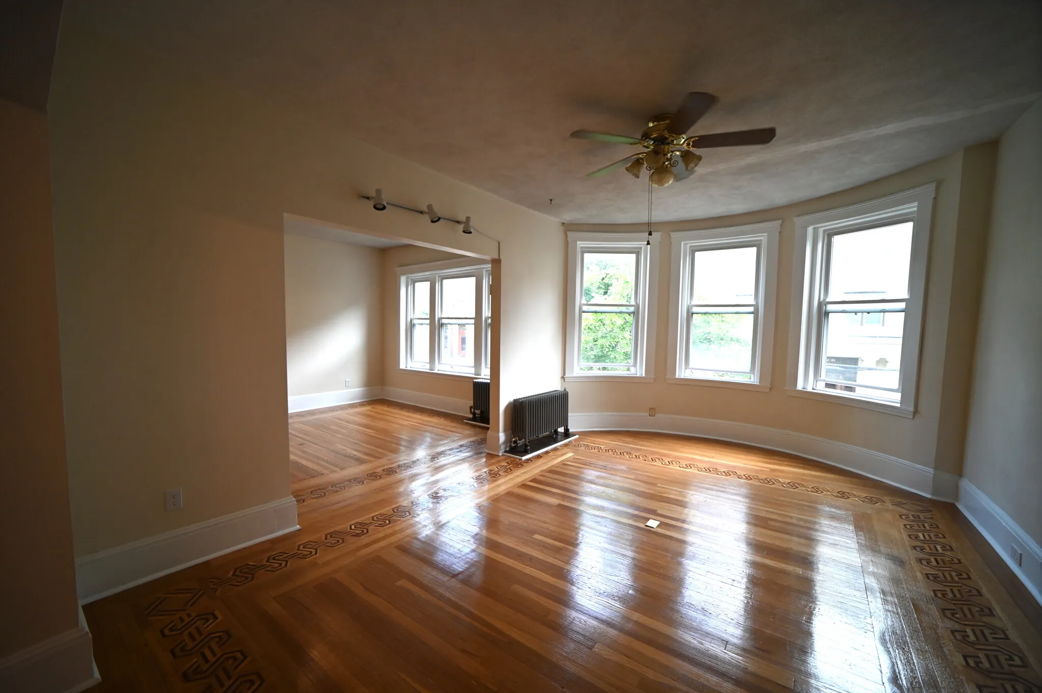 3 bed, 1.5 bath apartment for rent at 196 Saint Paul St Unit 2, Coolidge Corner — photo 11 of 27