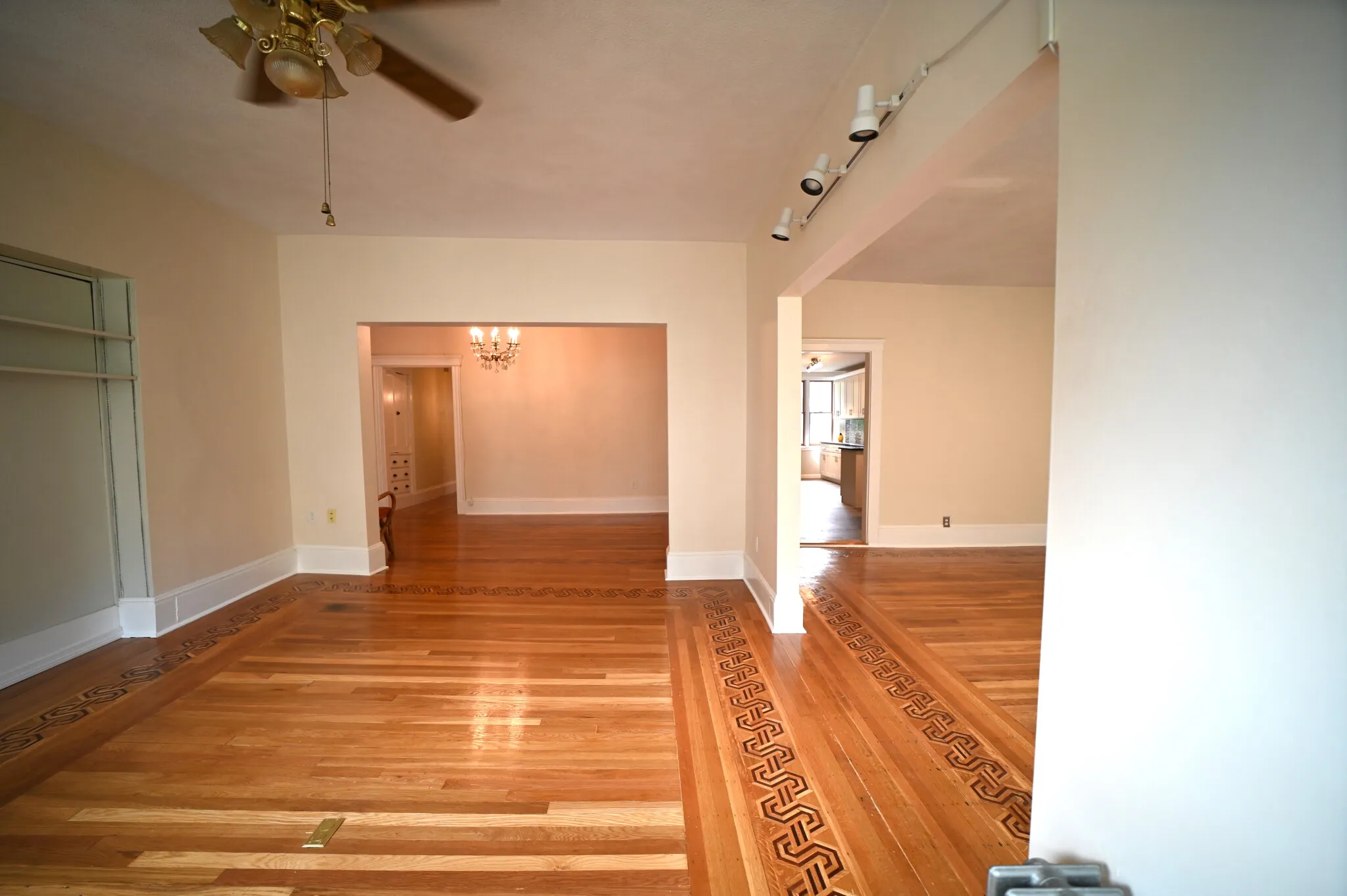 3 bed, 1.5 bath apartment for rent at 196 Saint Paul St Unit 2, Coolidge Corner — photo 7 of 27