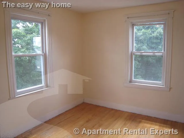 3 bed, 1 bath apartment for rent at 196 Sherman St Unit 3, North Cambridge — photo 3 of 6
