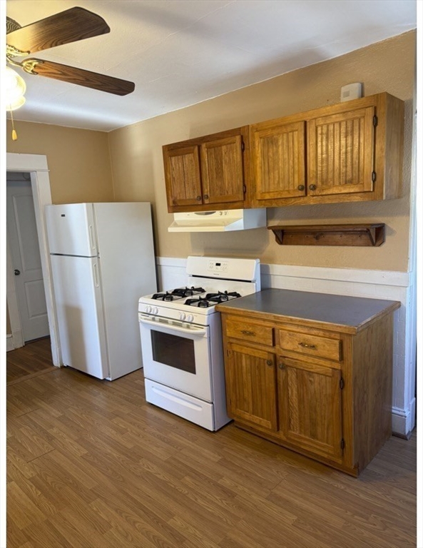 2 bed, 1 bath apartment for rent at 196 W Franklin St Unit 2, Holyoke — photo 3 of 20