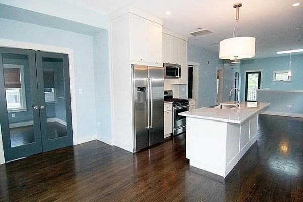 2 bed, 2 bath apartment for rent at 196 Walden St Unit 3, Avon Hill — photo 4 of 10
