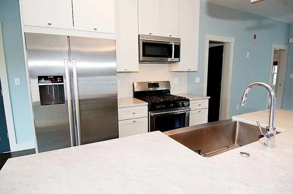 2 bed, 2 bath apartment for rent at 196 Walden St Unit 3, Avon Hill — photo 3 of 10