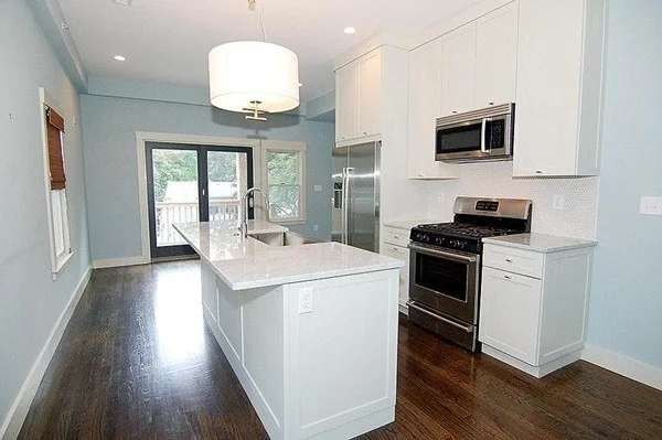 2 bed, 2 bath apartment for rent at 196 Walden St Unit 3, Avon Hill — photo 2 of 10