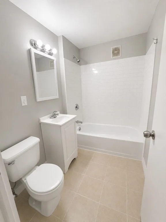 1 bed, 1 bath apartment for rent at 196 Washington St Unit 2, Lynn — photo 2 of 4