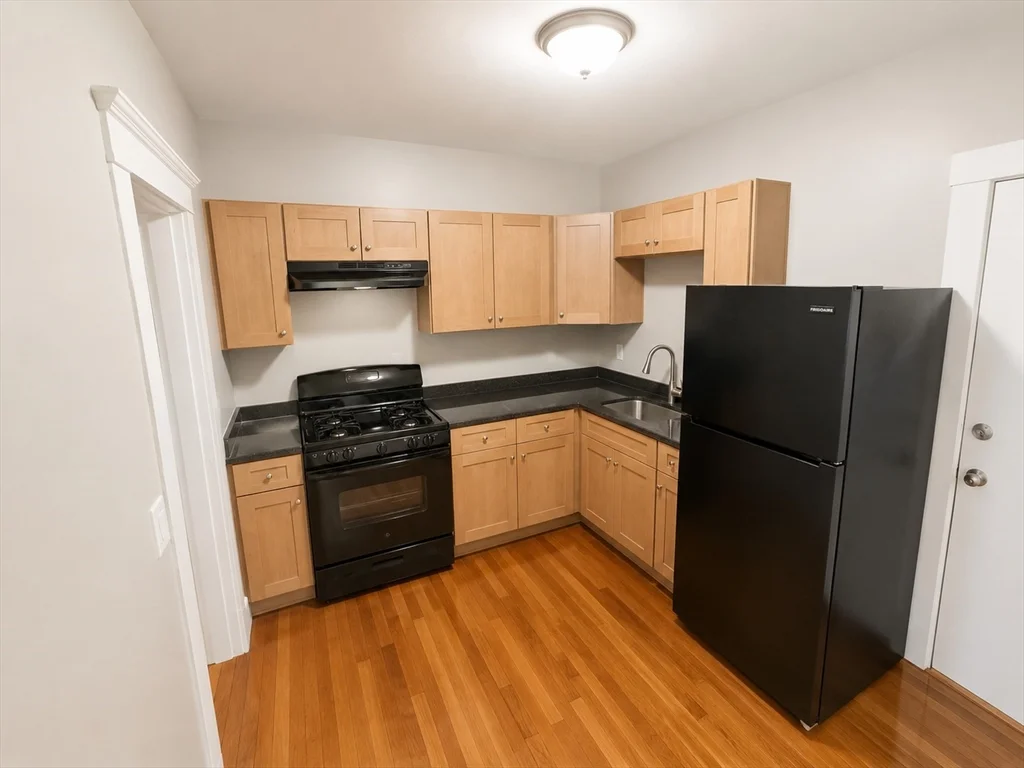1 bed, 1 bath apartment for rent at 196 Washington St Unit 2, Lynn — photo 1 of 4
