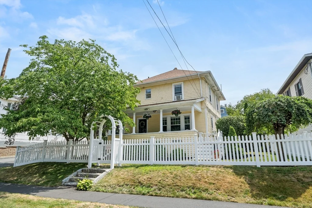 3 bed, 1 bath apartment for rent at 196 Waverley Rd, North Andover — photo 1 of 30