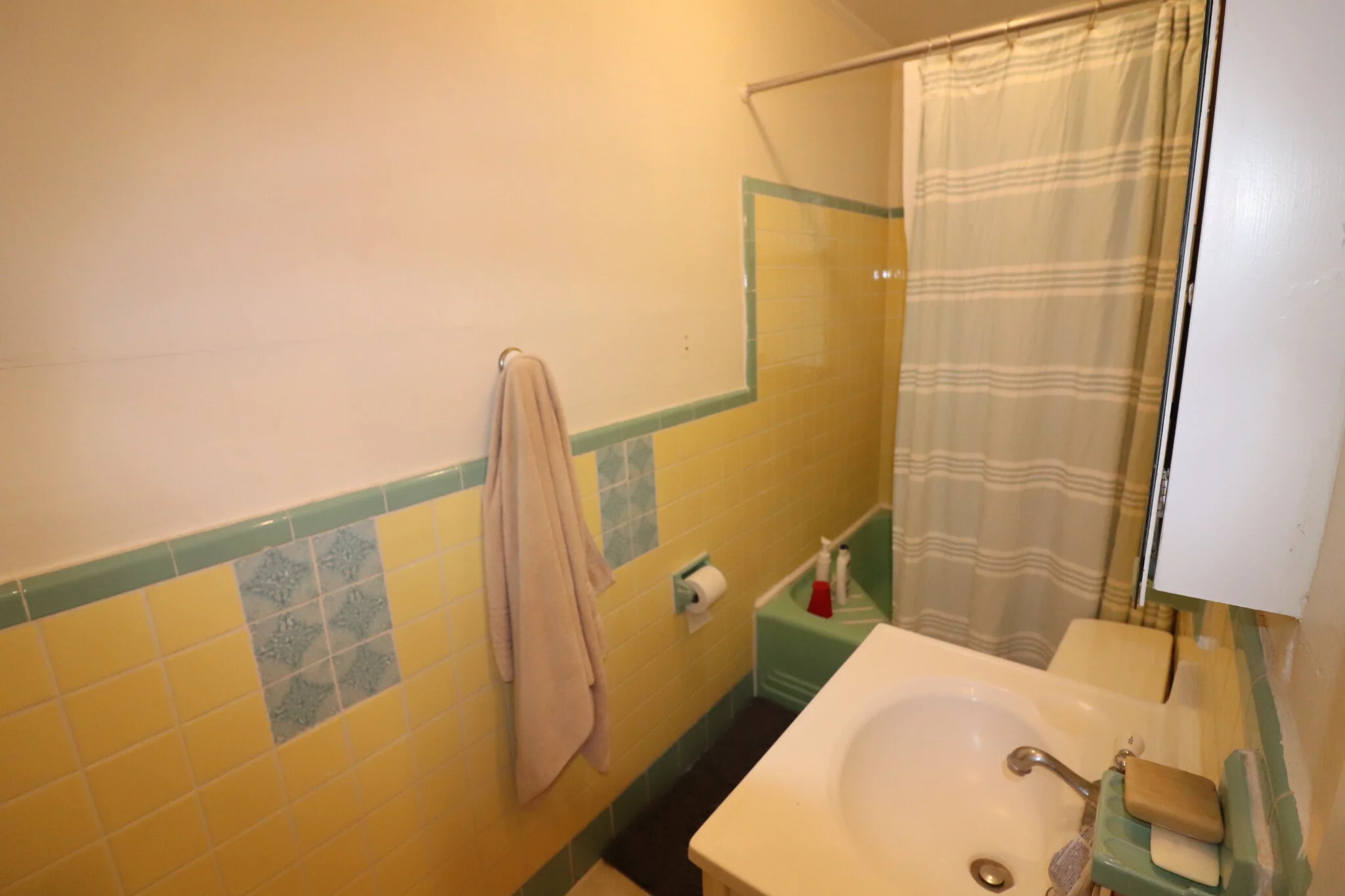 2 bed, 1 bath apartment for rent at 1961 Commonwealth Ave Unit 3, Brighton — photo 12 of 16