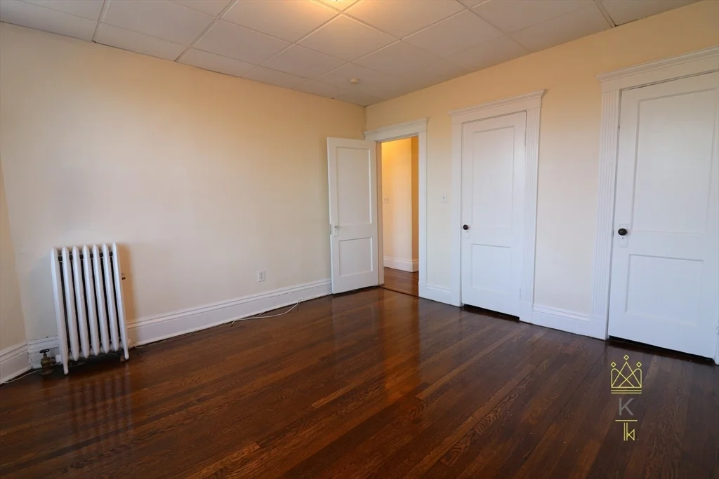 2 bed, 1 bath apartment for rent at 1961 Commonwealth Ave Unit 7, Brighton — photo 4 of 9