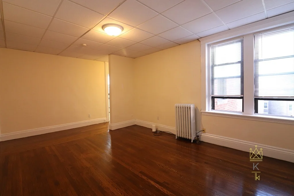 2 bed, 1 bath apartment for rent at 1961 Commonwealth Ave Unit 7, Brighton — photo 2 of 9