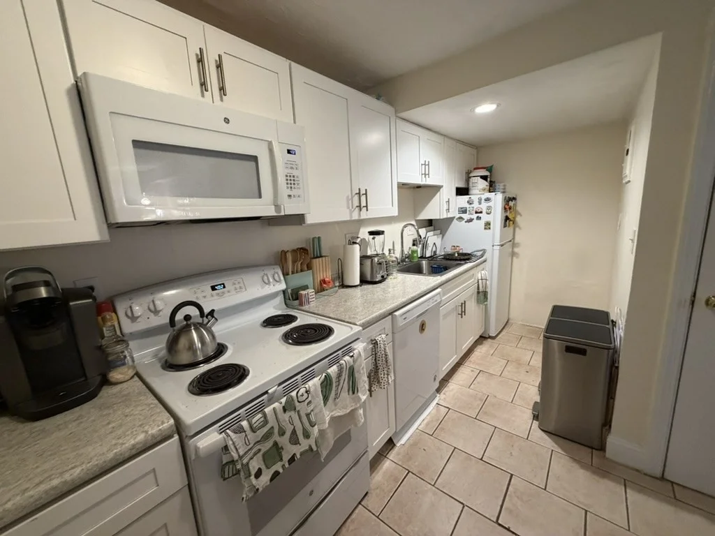1 bed, 1 bath apartment for rent at 1961 Commonwealth Ave Unit B1, Brighton — photo 4 of 6
