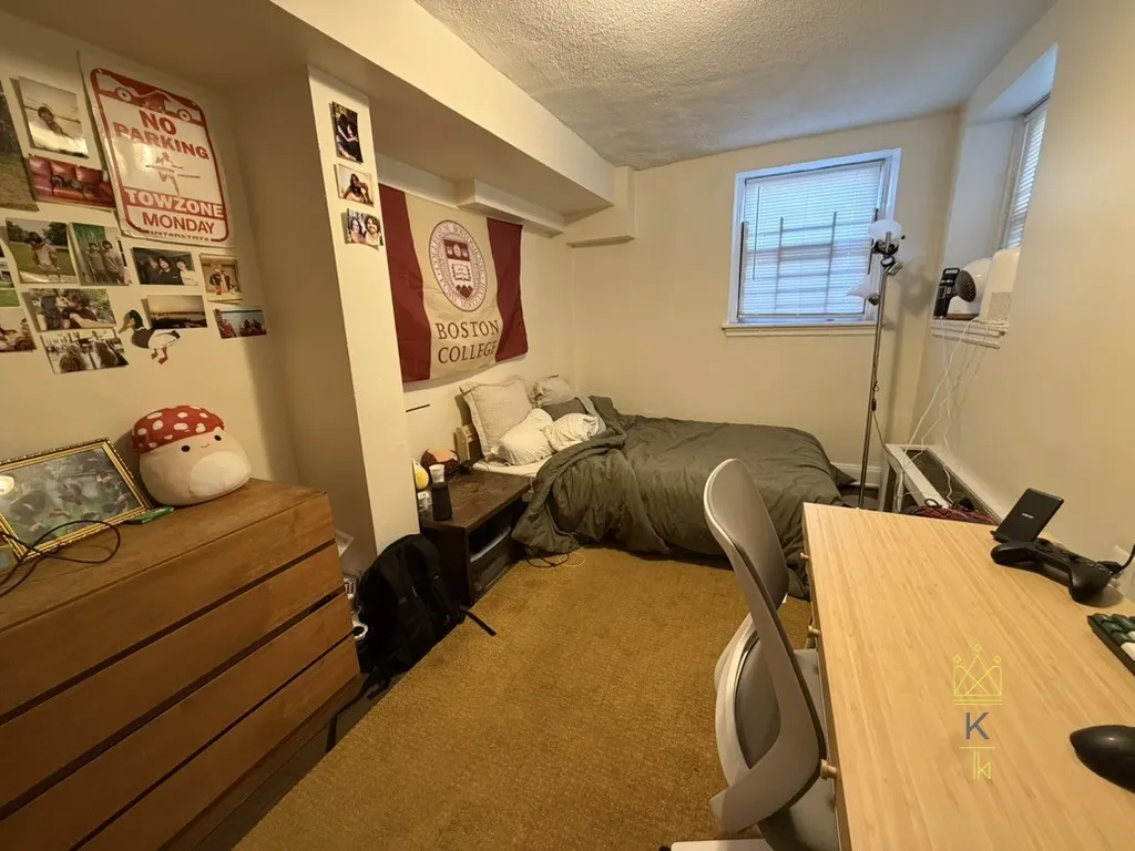 2 bed, 1 bath apartment for rent at 1961 Commonwealth Ave Unit B2, Brighton — photo 4 of 9