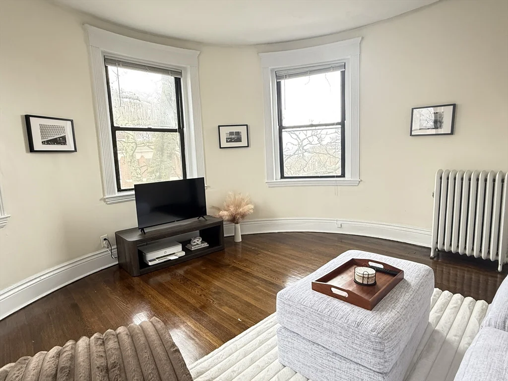 1 bed, 1 bath apartment for rent at 1963 Commonwealth Ave Unit 7, Brighton — photo 5 of 7