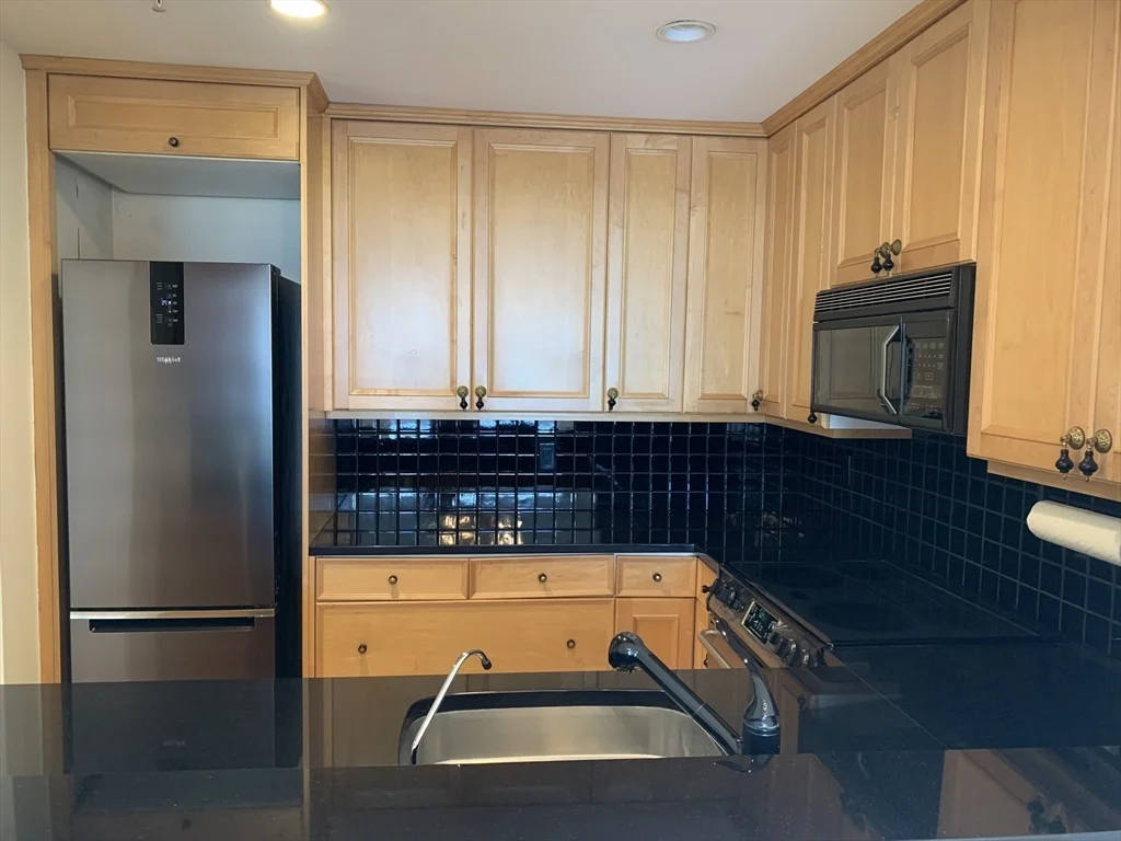 2 bed, 2 bath apartment for rent at 197 8th Unit 620, Charlestown — photo 3 of 13