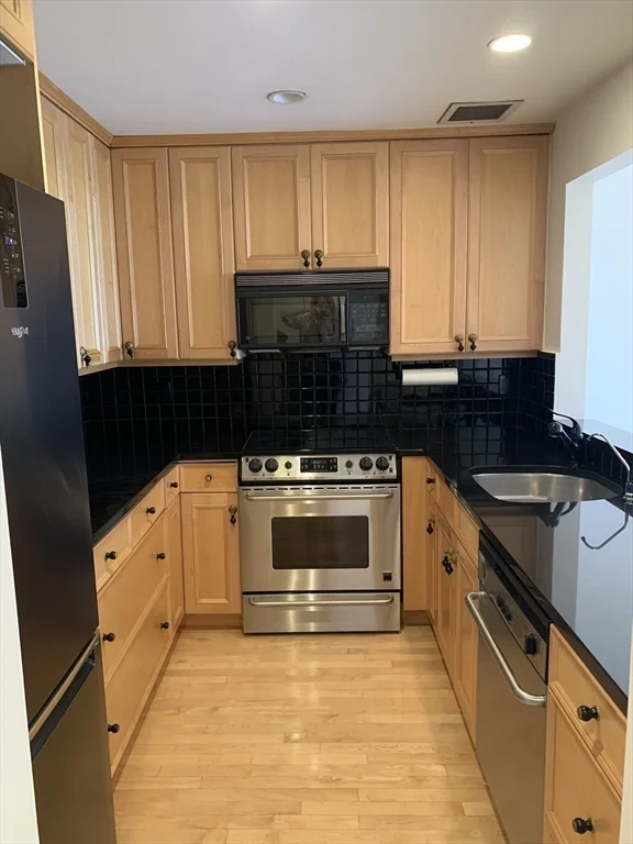 2 bed, 2 bath apartment for rent at 197 8th Unit 620, Charlestown — photo 4 of 13