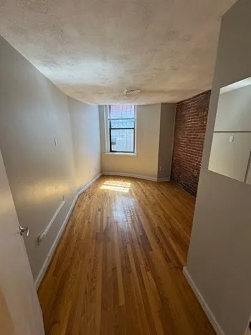 2 bed, 1 bath apartment for rent at 197 Beacon St Unit Br, Back Bay — photo 5 of 5