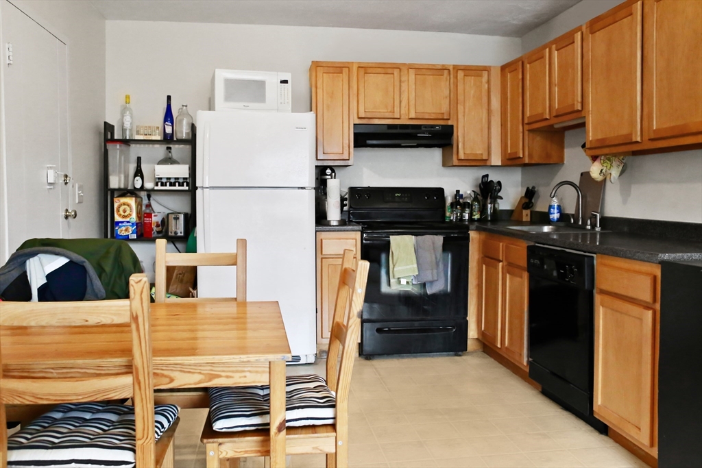 2 bed, 1 bath apartment for rent at 197 Calumet St Unit 2, Mission Hill — photo 2 of 9