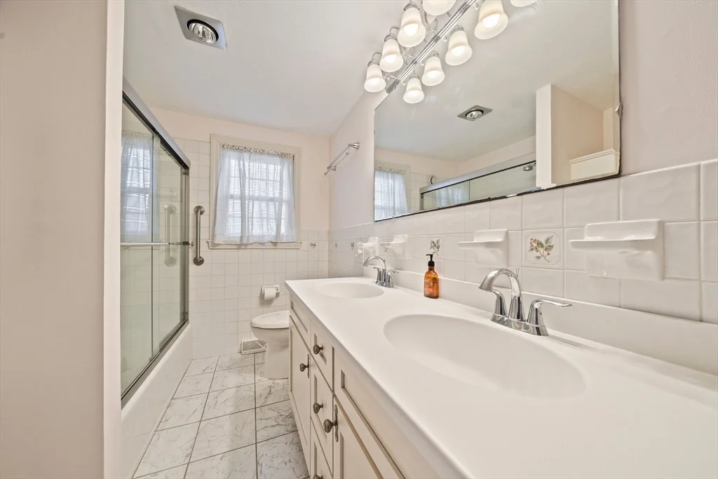 4 bed, 3 bath apartment for rent at 197 Circuit St, Hanover — photo 25 of 42