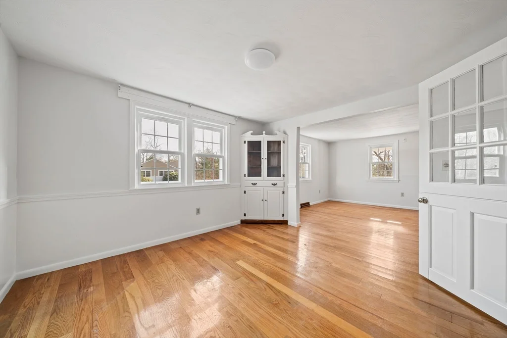 4 bed, 3 bath apartment for rent at 197 Circuit St, Hanover — photo 9 of 42