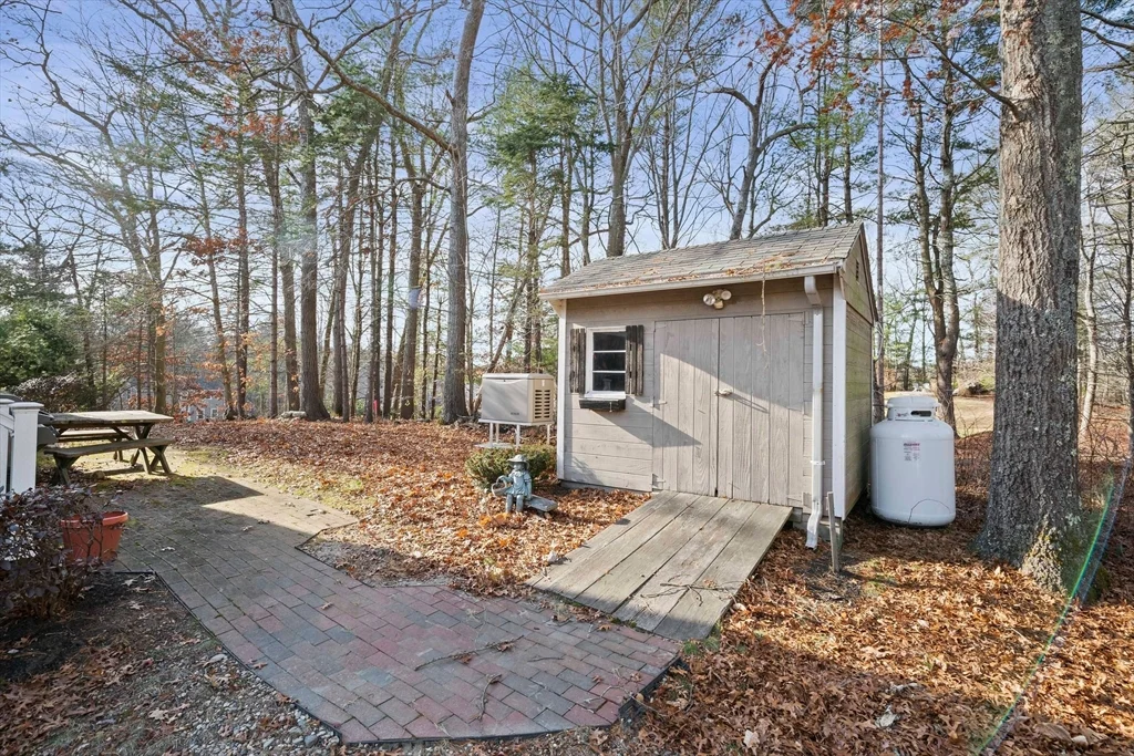 4 bed, 3 bath apartment for rent at 197 Circuit St, Hanover — photo 33 of 42