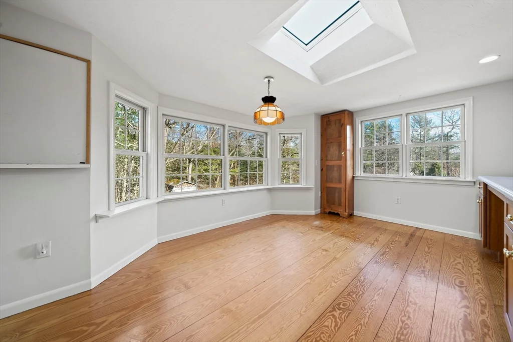 4 bed, 3 bath apartment for rent at 197 Circuit St, Hanover — photo 6 of 42