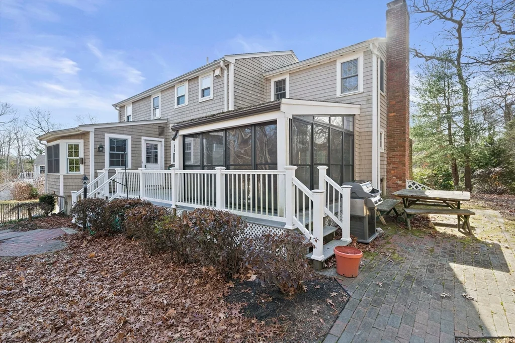 4 bed, 3 bath apartment for rent at 197 Circuit St, Hanover — photo 34 of 42