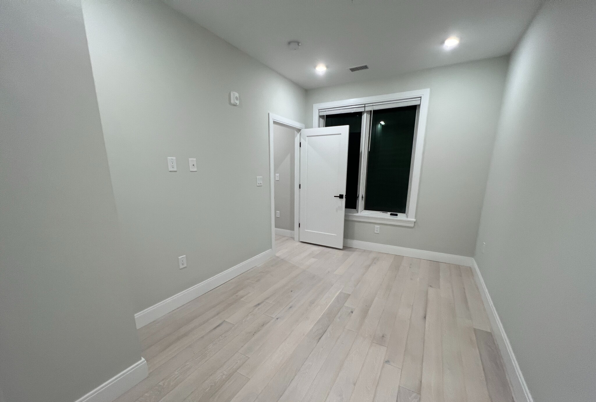 1 bed, 1 bath apartment for rent at 197 Green St Unit 305, Jamaica Plain — photo 9 of 11