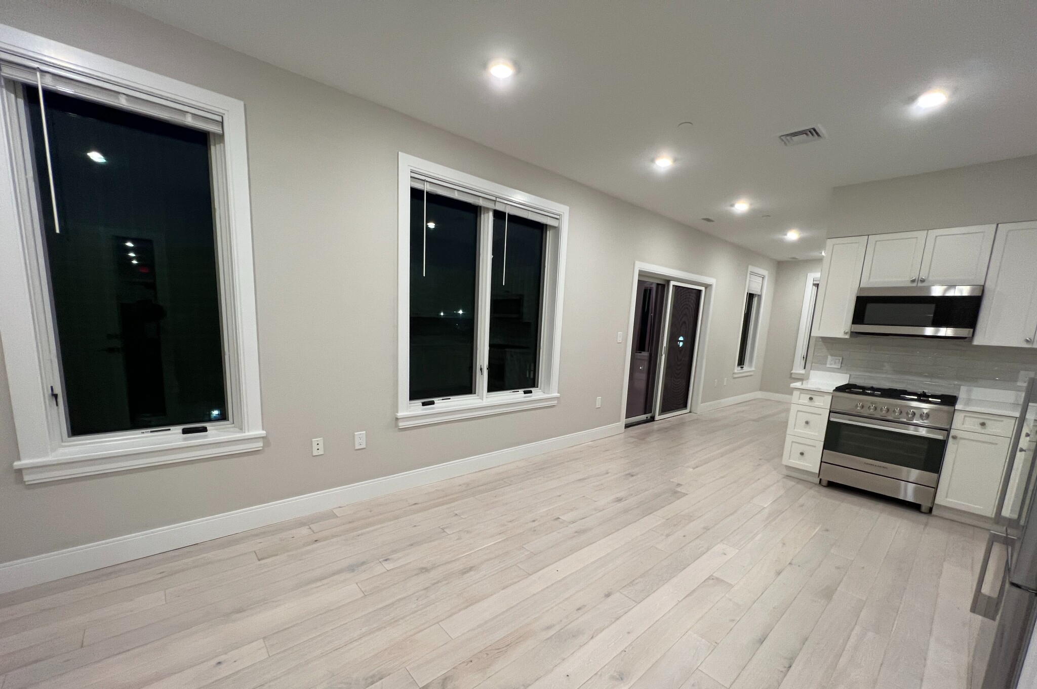 1 bed, 1 bath apartment for rent at 197 Green St Unit 305, Jamaica Plain — photo 3 of 11