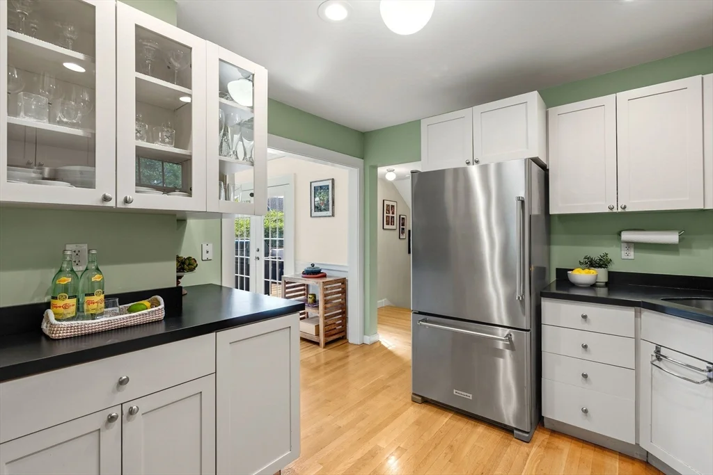 4 bed, 2 bath apartment for rent at 197 Hillside Ave Unit /, Arlington — photo 9 of 26