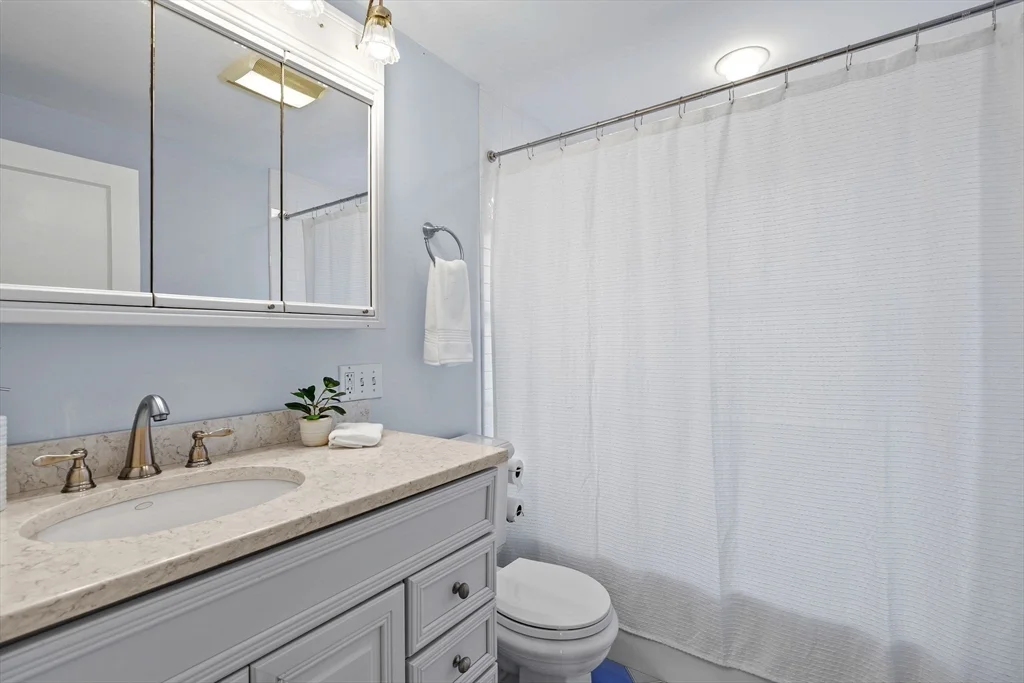 4 bed, 2 bath apartment for rent at 197 Hillside Ave Unit /, Arlington — photo 16 of 26