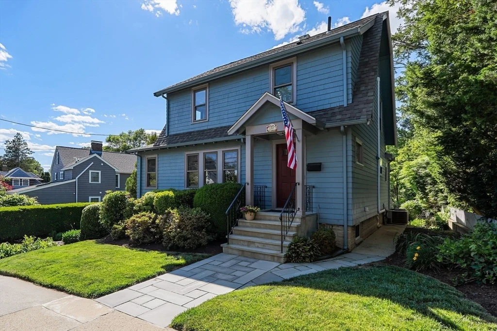 4 bed, 2 bath apartment for rent at 197 Hillside Ave Unit /, Arlington