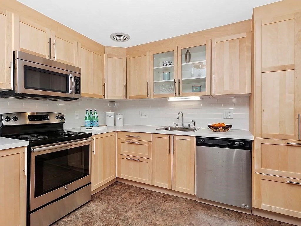 2 bed, 1 bath apartment for rent at 197 Kent St Unit 27, Brookline — photo 2 of 6