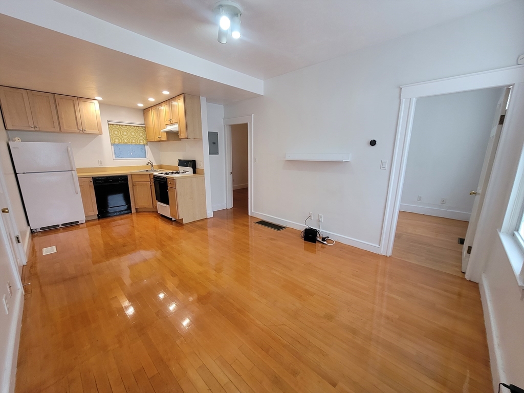 2 bed, 1 bath apartment for rent at 197 Otis St Unit 197A, East Cambridge — photo 3 of 11