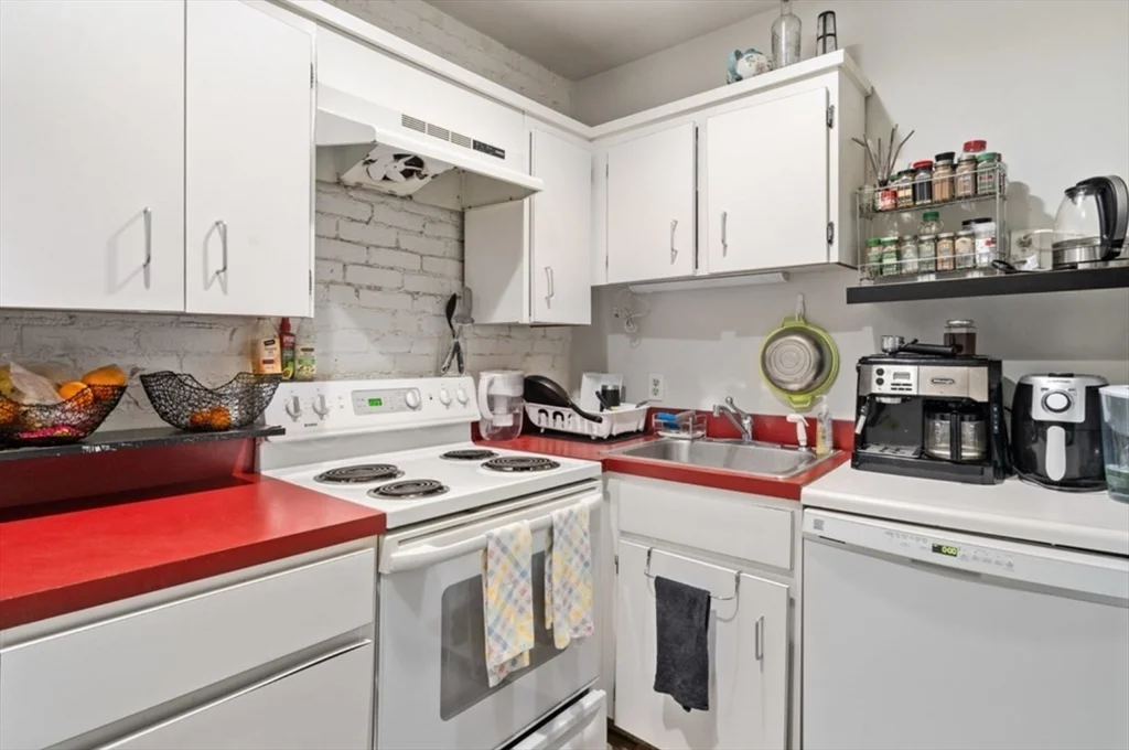 2 bed, 1 bath apartment for rent at 197 St Botolph Unit 1, Back Bay — photo 5 of 17
