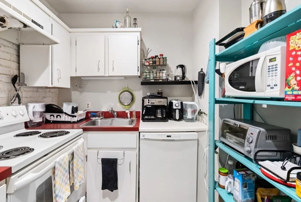 2 bed, 1 bath apartment for rent at 197 St Botolph Unit 1, Back Bay — photo 6 of 17