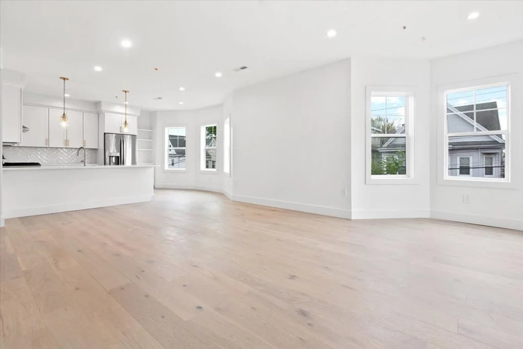 3 bed, 2 bath apartment for rent at 197 Vine Unit 2, Everett