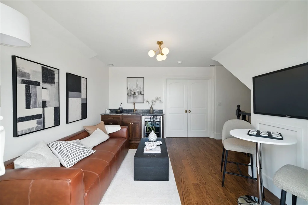4 bed, 3 bath apartment for rent at 197 Winchester St Unit 197, Coolidge Corner — photo 28 of 42