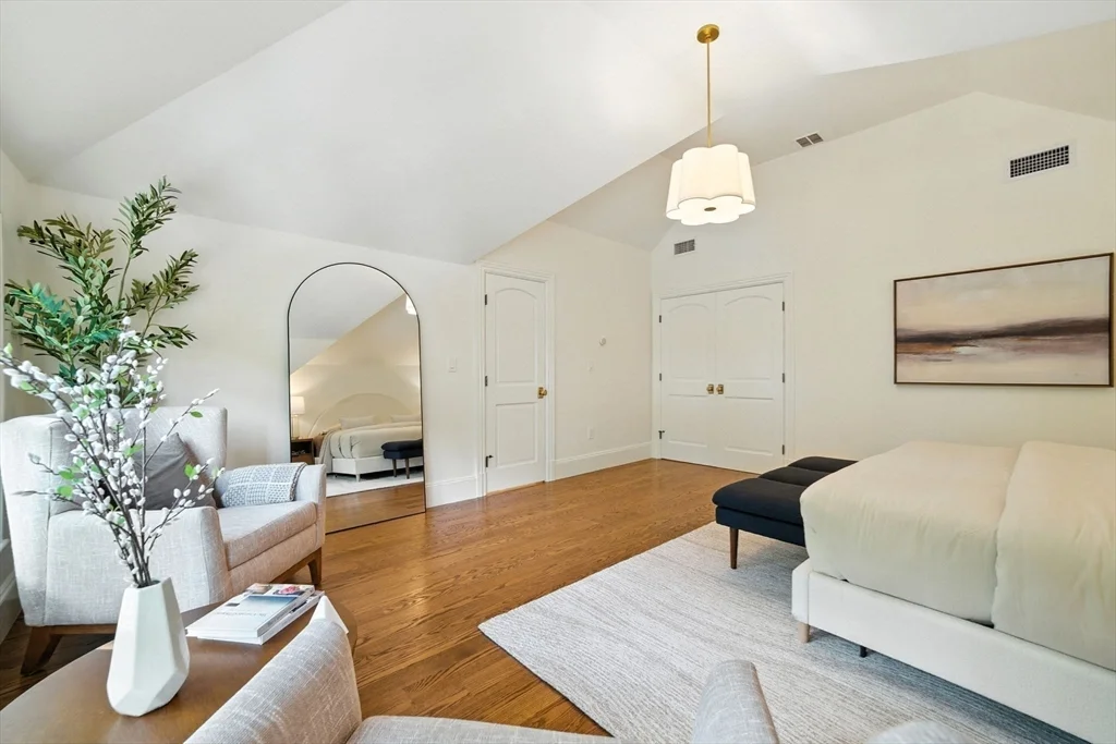 4 bed, 3 bath apartment for rent at 197 Winchester St Unit 197, Coolidge Corner — photo 31 of 42