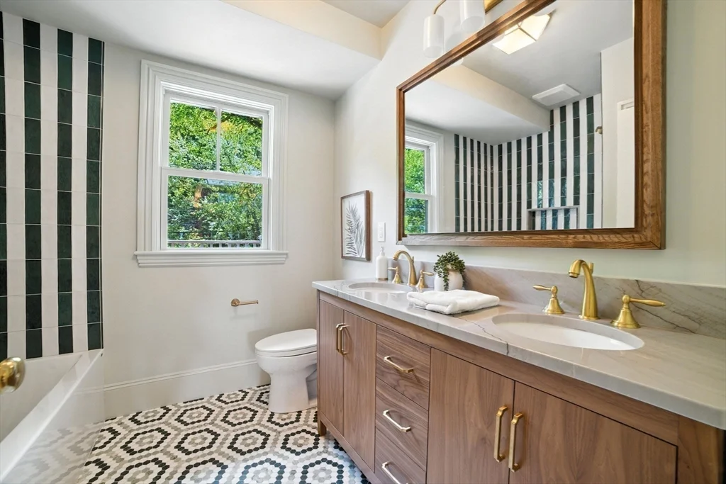 4 bed, 3 bath apartment for rent at 197 Winchester St Unit 197, Coolidge Corner — photo 15 of 42