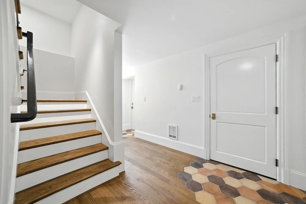 4 bed, 3 bath apartment for rent at 197 Winchester St Unit 197, Coolidge Corner — photo 36 of 42