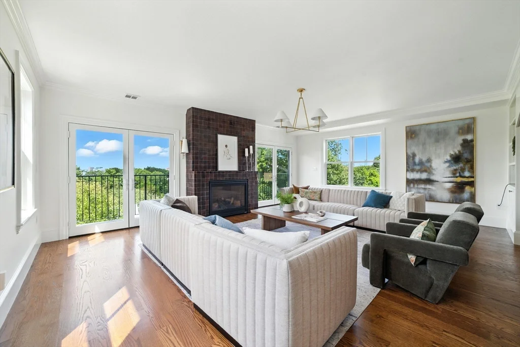 4 bed, 3 bath apartment for rent at 197 Winchester St Unit 197, Coolidge Corner — photo 9 of 42