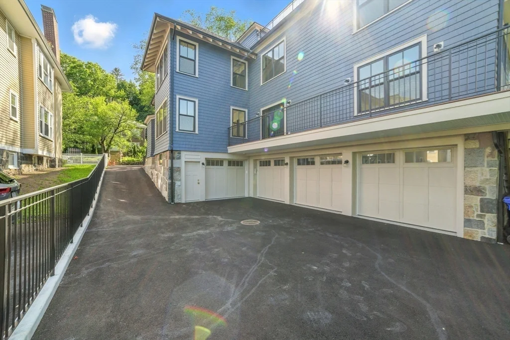 4 bed, 3 bath apartment for rent at 197 Winchester St Unit 197, Coolidge Corner — photo 39 of 42