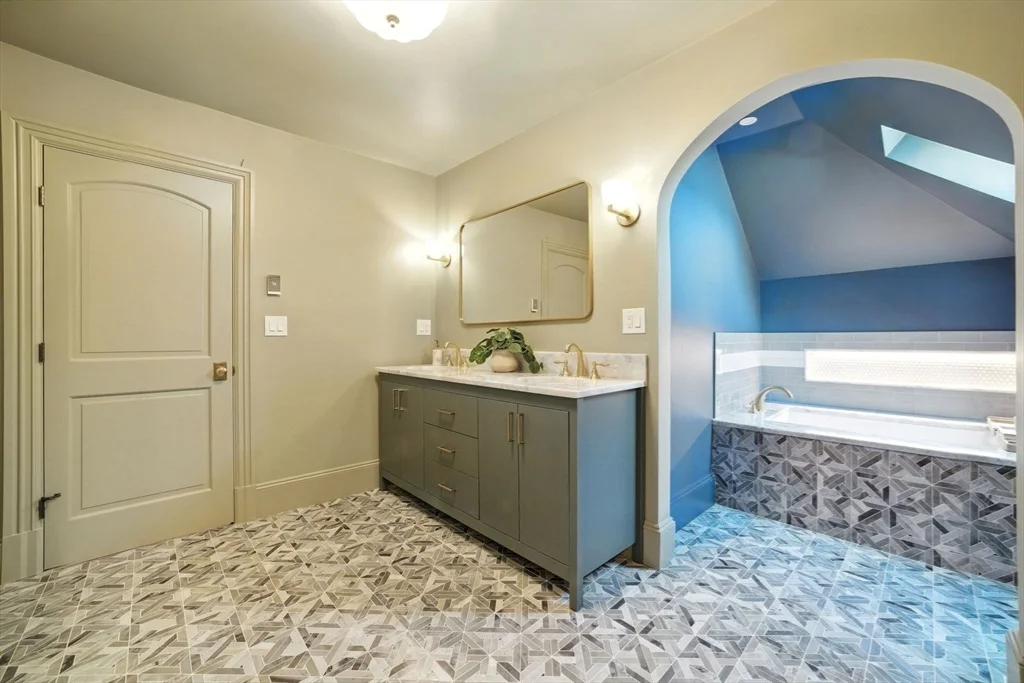 4 bed, 3 bath apartment for rent at 197 Winchester St Unit 197, Coolidge Corner — photo 33 of 42