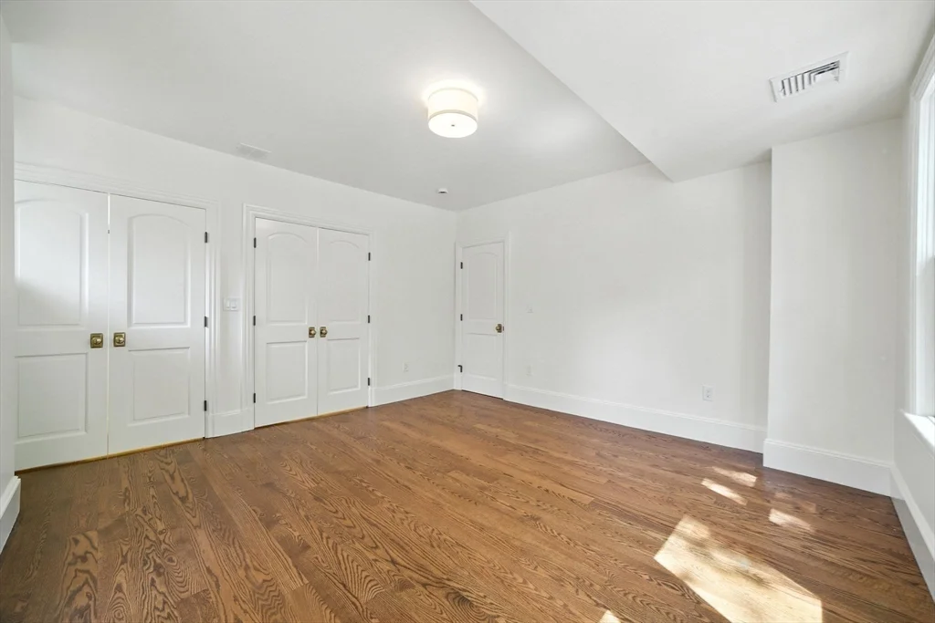 4 bed, 3 bath apartment for rent at 197 Winchester St Unit 197, Coolidge Corner — photo 17 of 42