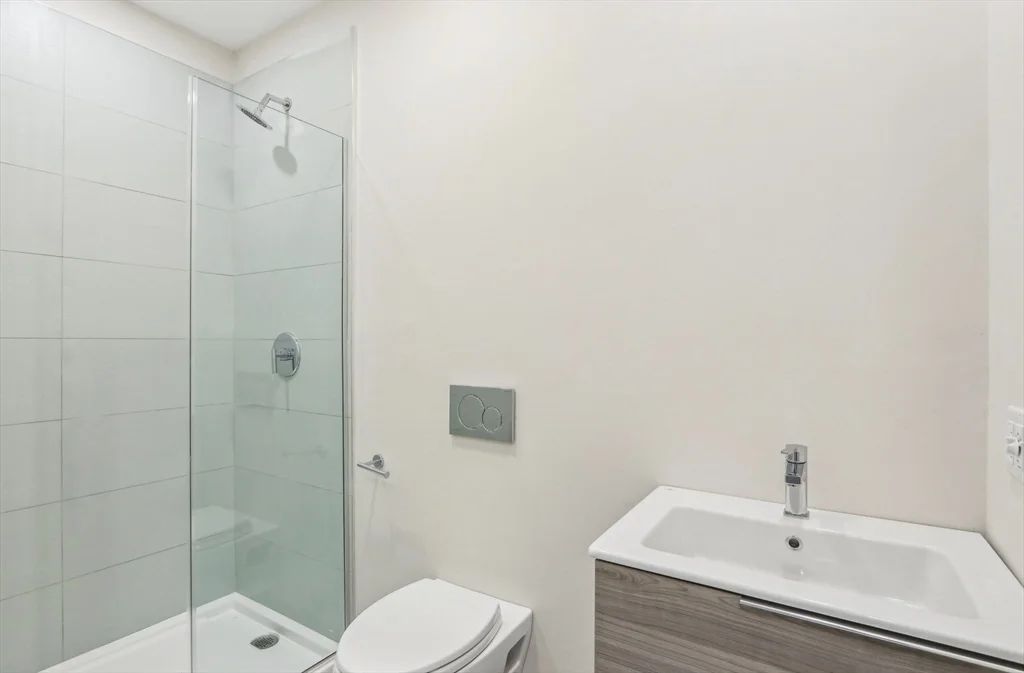 1 bed, 1 bath apartment for rent at 1970 Dorchester Ave Unit 204, Dorchester — photo 7 of 8