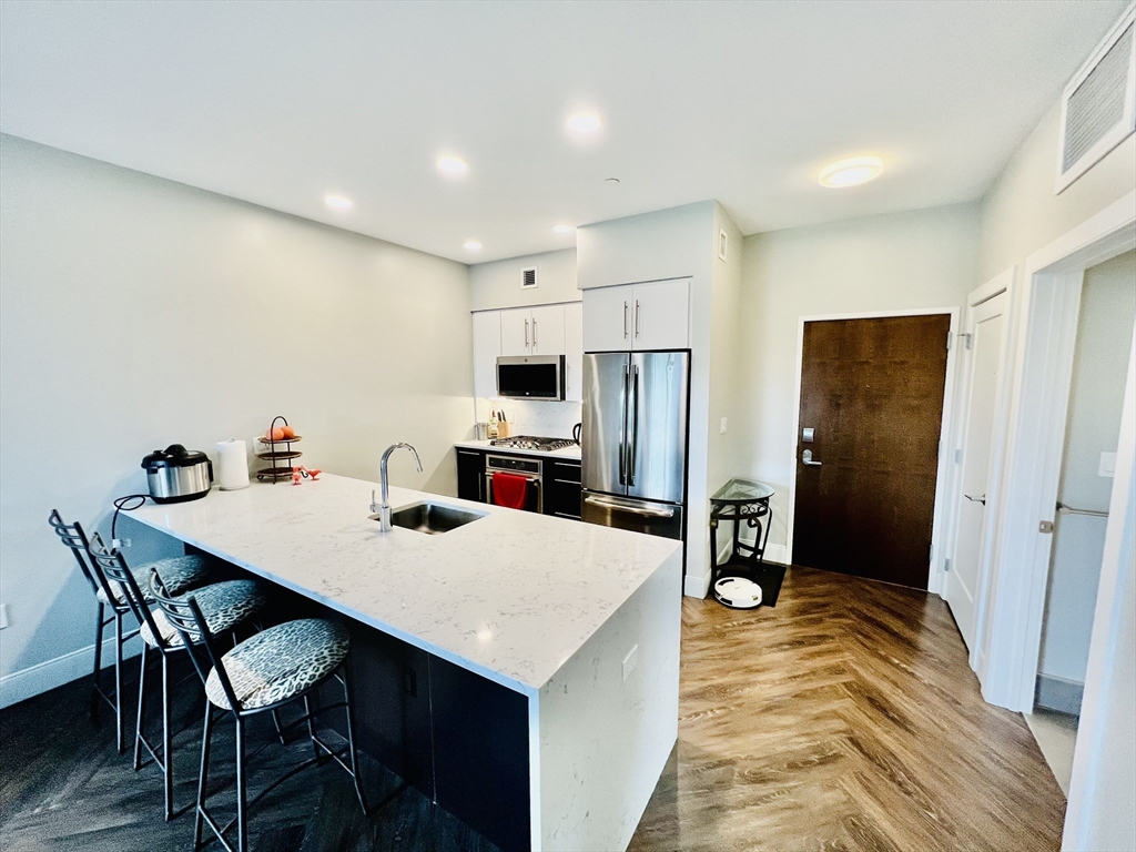 1 bed, 1 bath apartment for rent at 1973 Dorchester Ave Unit 5001, Dorchester — photo 4 of 16