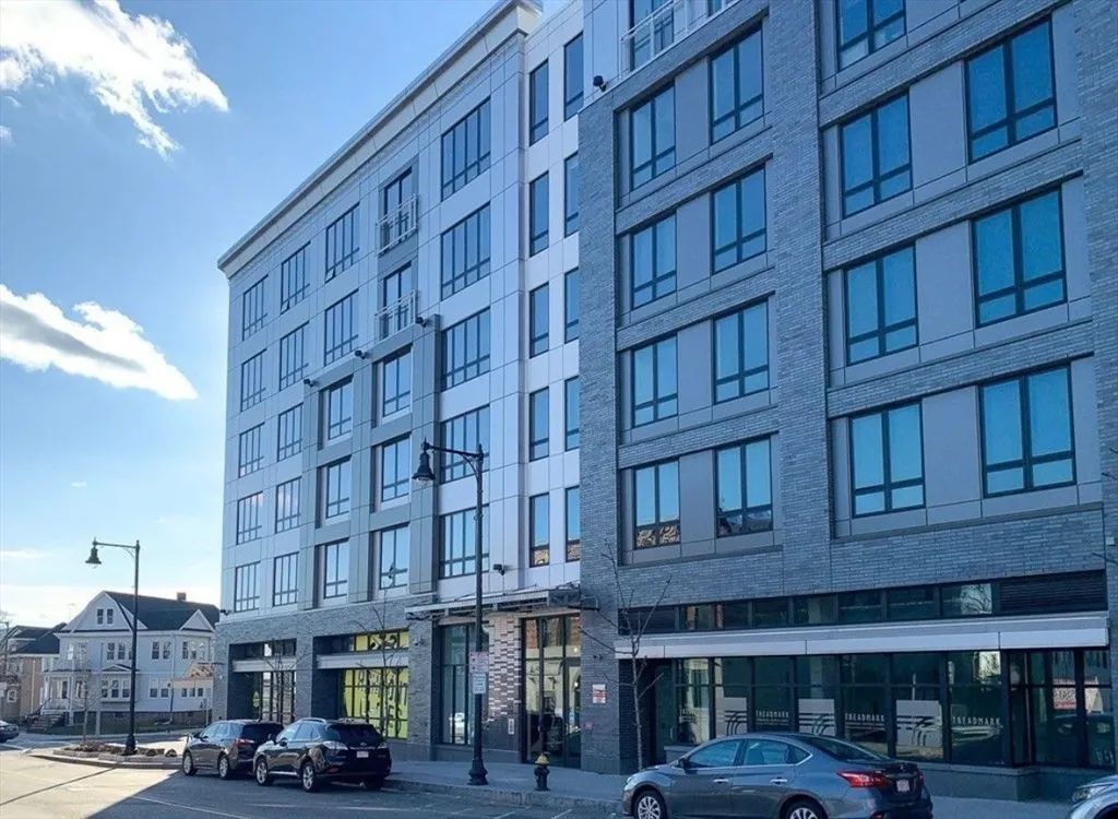 1 bed, 1 bath apartment for rent at 1973 Dorchester Ave Unit 5004, Dorchester — photo 2 of 18
